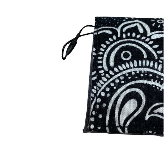 New Without Tags Vera Bradley Black and White Print RFID Card Holder - Picture 3 of 7